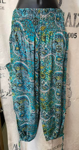 3/4 Length Pants - Turquoise Paisley Print