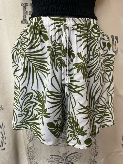 Shorts - Green Leaf Print